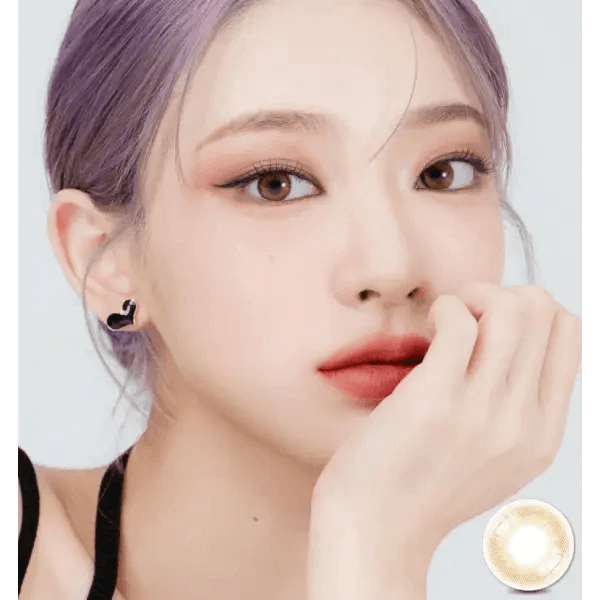 LensRang Real Brown — model portrait showing the contact lens look