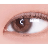 LensVery Rich Ann Mellow Brown (6p) — single-eye close-up showing the contact lens appearance