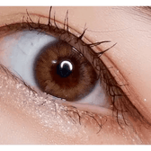 LensVery Rich Ann Natural Brown (6p) — single-eye close-up showing the contact lens appearance