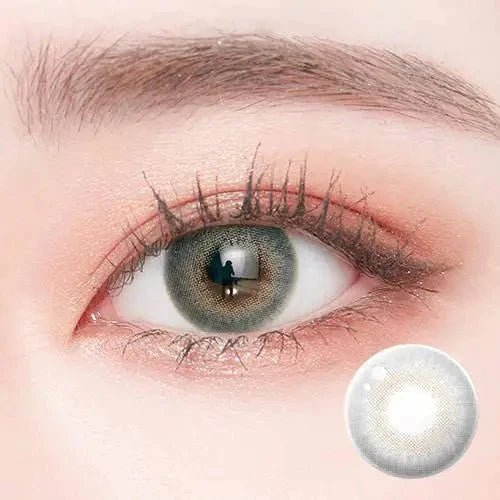 LensTown Romantea London 1Day Gray (10p) — single-eye close-up showing the contact lens appearance
