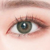 LensTown Romantea London 1Day Olive Green (10p) — single-eye close-up showing the contact lens appearance