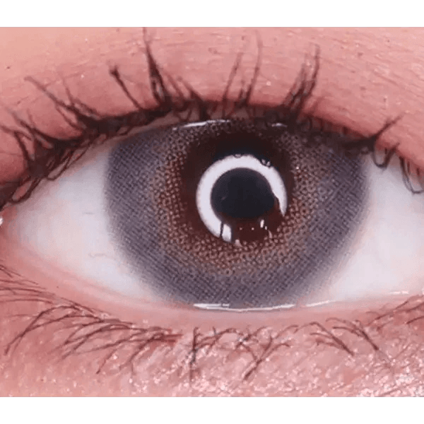 LensTown Romantea London Gray — single-eye close-up showing the contact lens appearance
