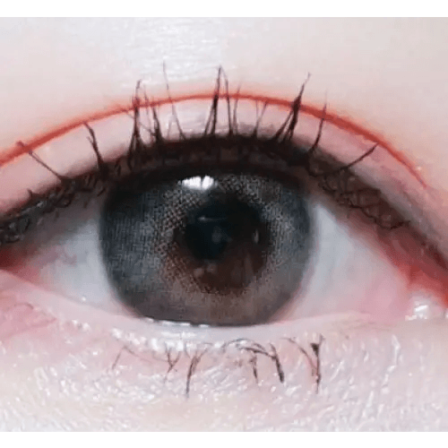LensTown Romantea London Gray — single-eye close-up showing the contact lens appearance