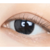 LensTown Romantea Ring 1Day Black (10p) — single-eye close-up showing the contact lens appearance