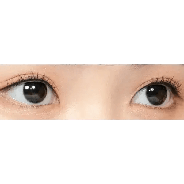 LensTown Romantea Ring 1Day Black (10p) — both eyes wearing the contact lenses