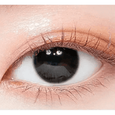 LensTown Romantea Ring 1Day Black (10p) — single-eye close-up showing the contact lens appearance