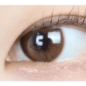 LensTown Romantea Ring 1Day Brown (10p) — single-eye close-up showing the contact lens appearance