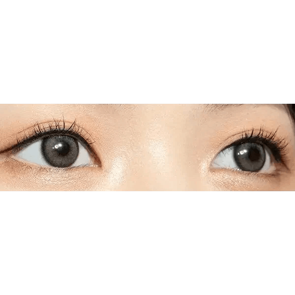 LensTown Romantea Ring 1Day Gray (10p) — both eyes wearing the contact lenses
