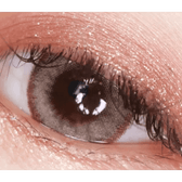 LensTown Romantea Rome Brown — single-eye close-up showing the contact lens appearance