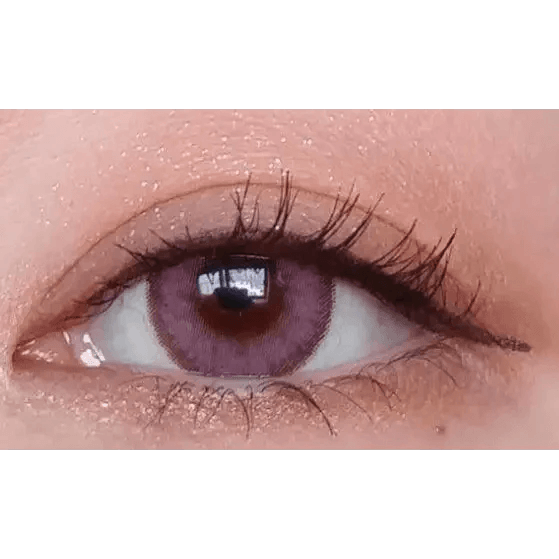 LensTown Romantea Rome Pink — single-eye close-up showing the contact lens appearance