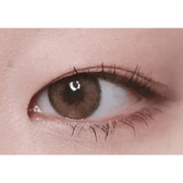 LensTown Romantea Rose Beige Brown Toric — single-eye close-up showing the contact lens appearance