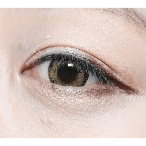 LensTown Romantea Tokyo Grande Khaki Brown — single-eye close-up showing the contact lens appearance