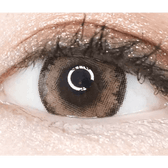 LensTown Romantea Tokyo Grande Peach Brown — single-eye close-up showing the contact lens appearance
