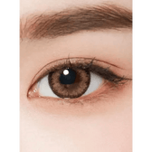 LensTown Romantea Tokyo Grande Peach Brown — single-eye close-up showing the contact lens appearance
