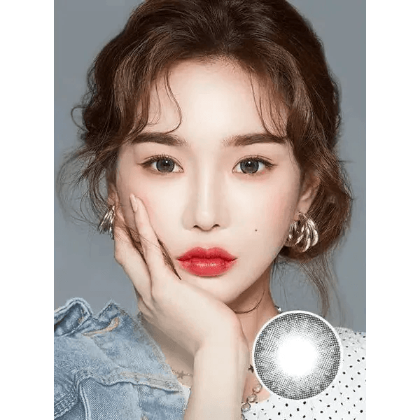 LensTown Romantea Tokyo Grande Warm Gray — model portrait showing the contact lens look