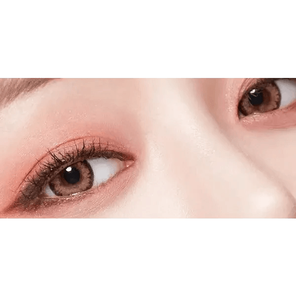 LensTown Romantea Tokyo Peach Brown — model portrait showing the contact lens look