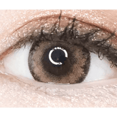 LensTown Romantea Tokyo Peach Brown — single-eye close-up showing the contact lens appearance