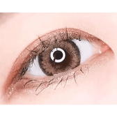 LensTown Romantea Tokyo Peach Brown — single-eye close-up showing the contact lens appearance