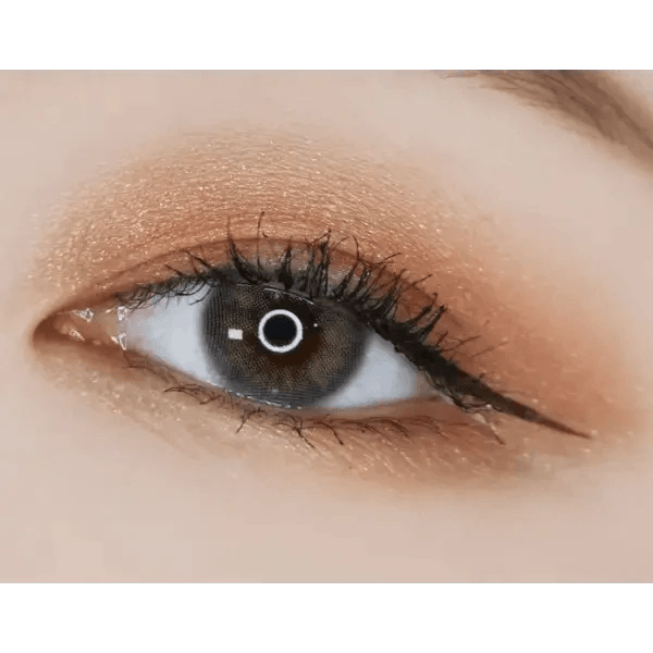 LensTown Romantea Venice Gray — single-eye close-up showing the contact lens appearance