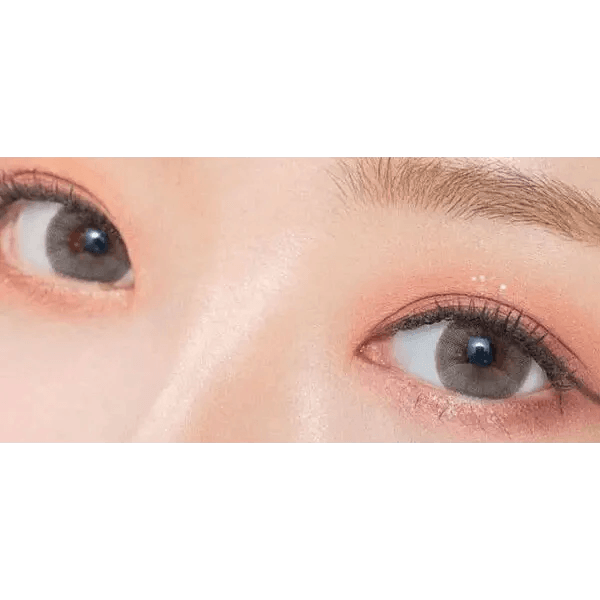 Olens Romantico 3 Color Gray — single-eye close-up showing the contact lens appearance