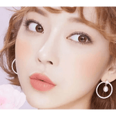 LensVery Rosee Classic Brown — model portrait showing the contact lens look