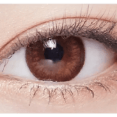 LensVery Rosee Romantic Brown — single-eye close-up showing the contact lens appearance