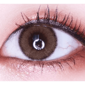 i-DOL Roze Airy Beige Brown — single-eye close-up showing the contact lens appearance